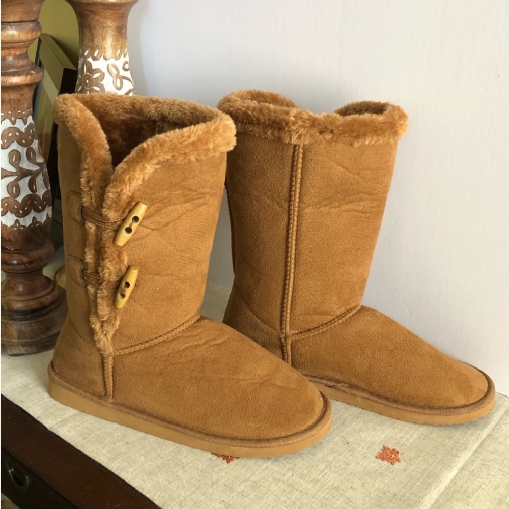 Tan Winter 🥶 Boots 🥾